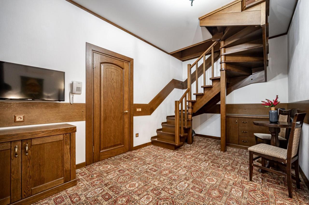 Tatariv Deluxe Hotel Eksteriør billede