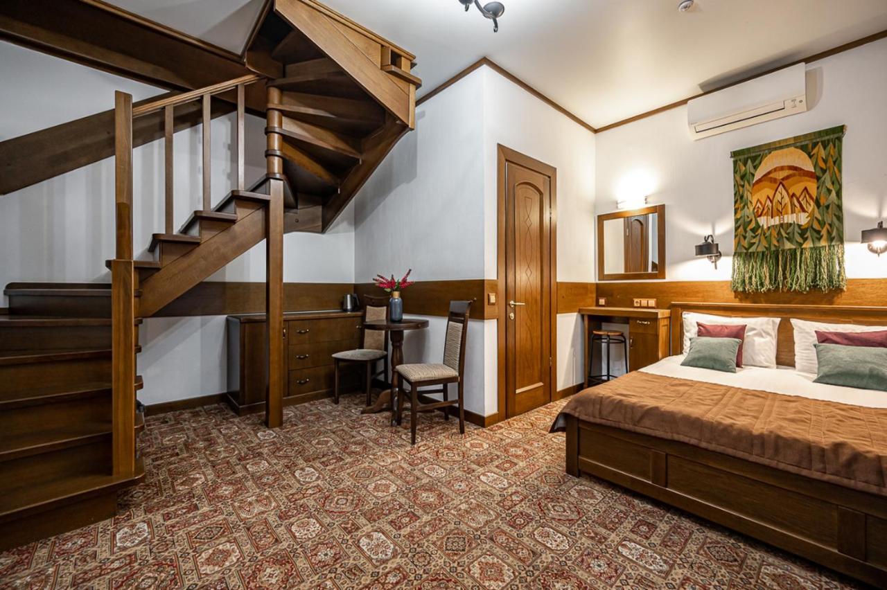 Tatariv Deluxe Hotel Eksteriør billede